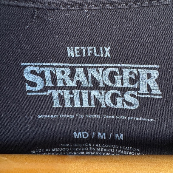 Stranger Things Netflix Hellfire‎ Club Men's Graphic T-Shirt Black Medium TV - Picture 2 of 11